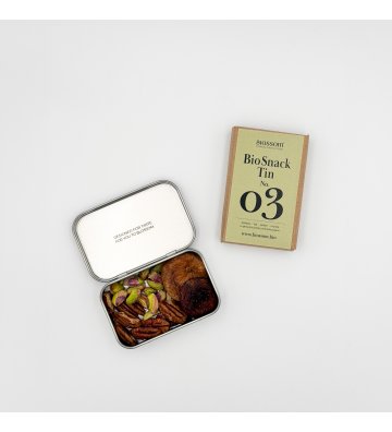 Biossom Snack Tin No. 03 – open tin with figs, apricots, pecans and pistachios beside the product packaging